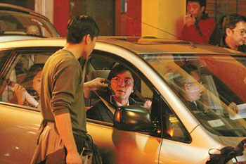 Ekin Cheng renews his license